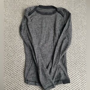 Lululemon long sleeve workout top